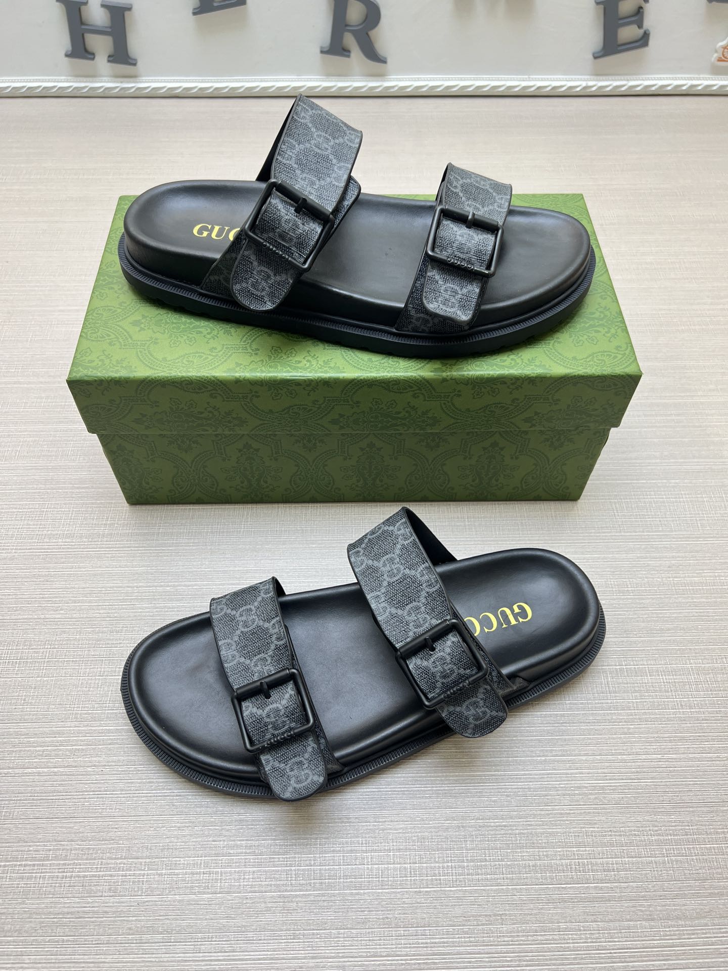 54B92Z Popular slippers