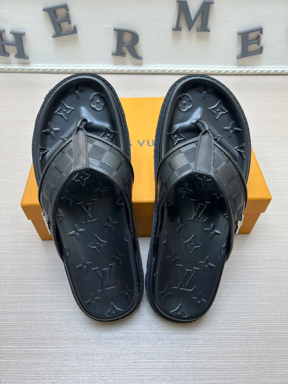 535ZE303Z Popular Slippers