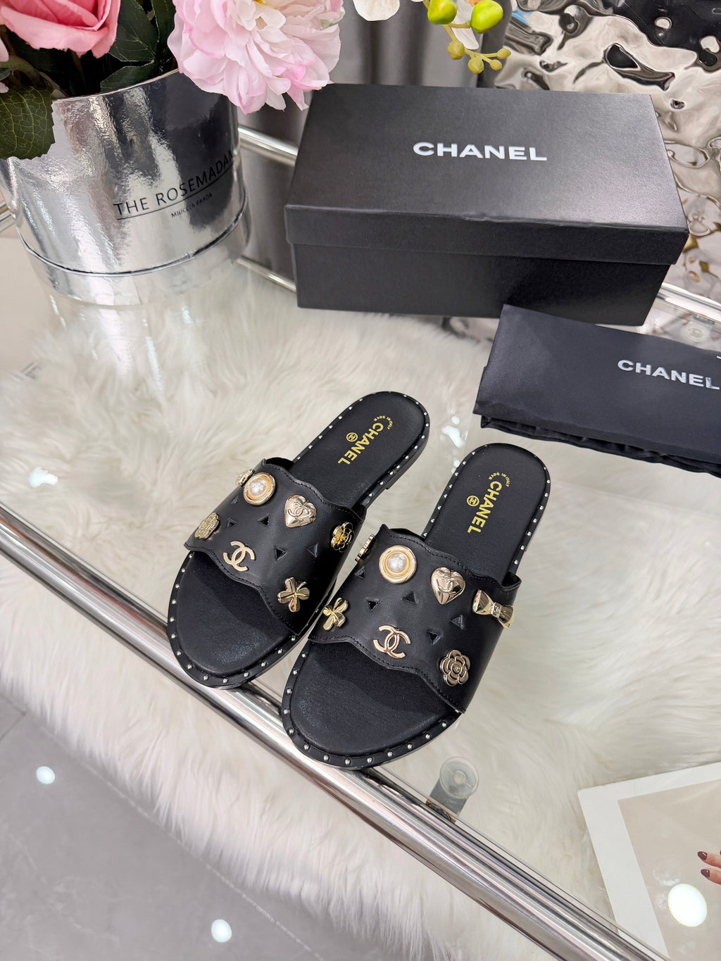 Z2X66C42  Popular high-quality leather slippers
