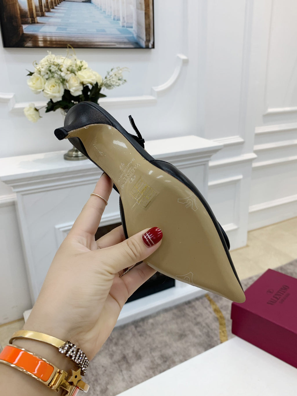2YVL28Z Popular leather  High heels