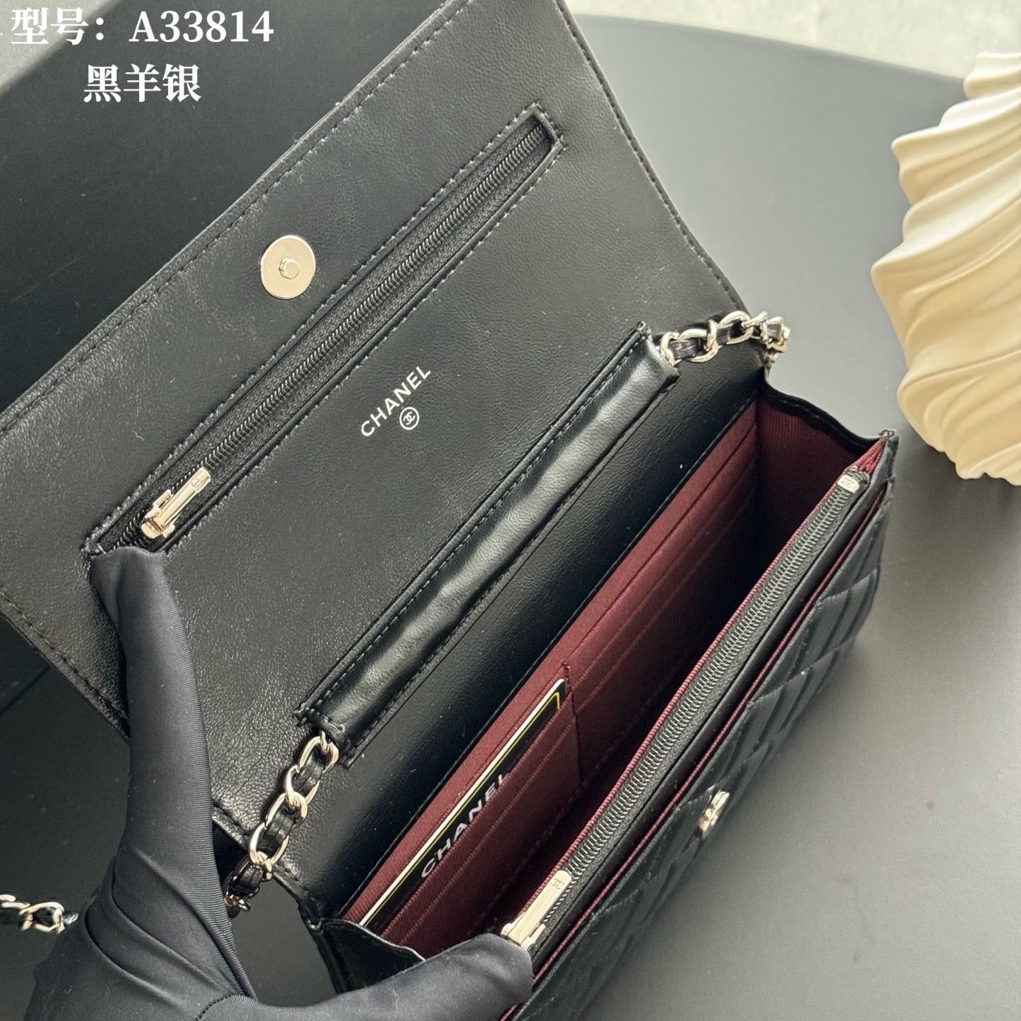 B1X66C17 Popular leather bag