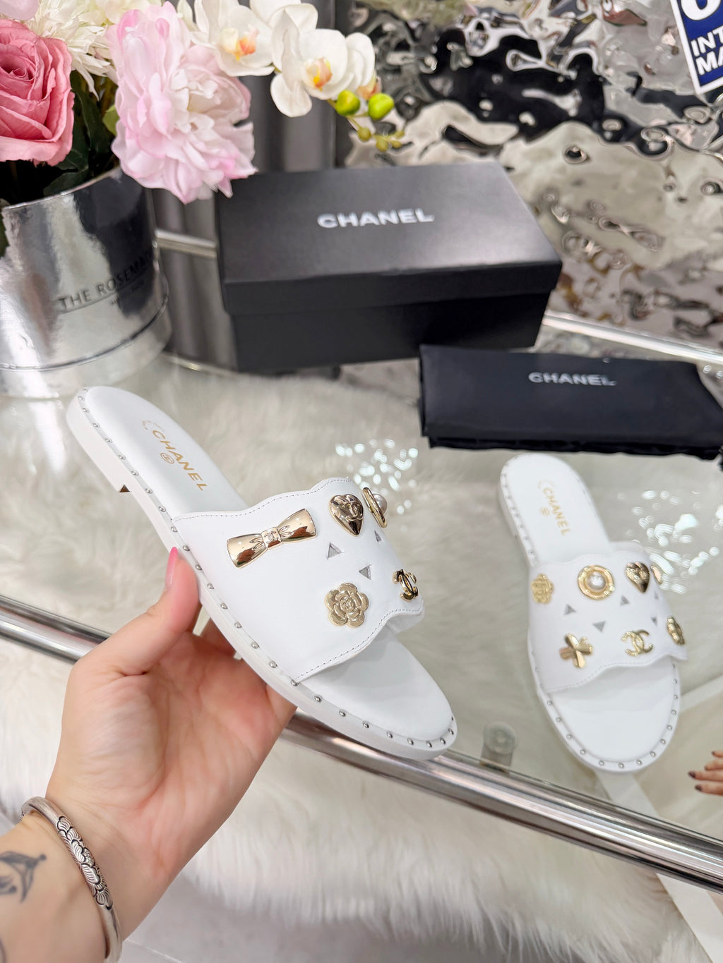 Z2X66C42  Popular high-quality leather slippers