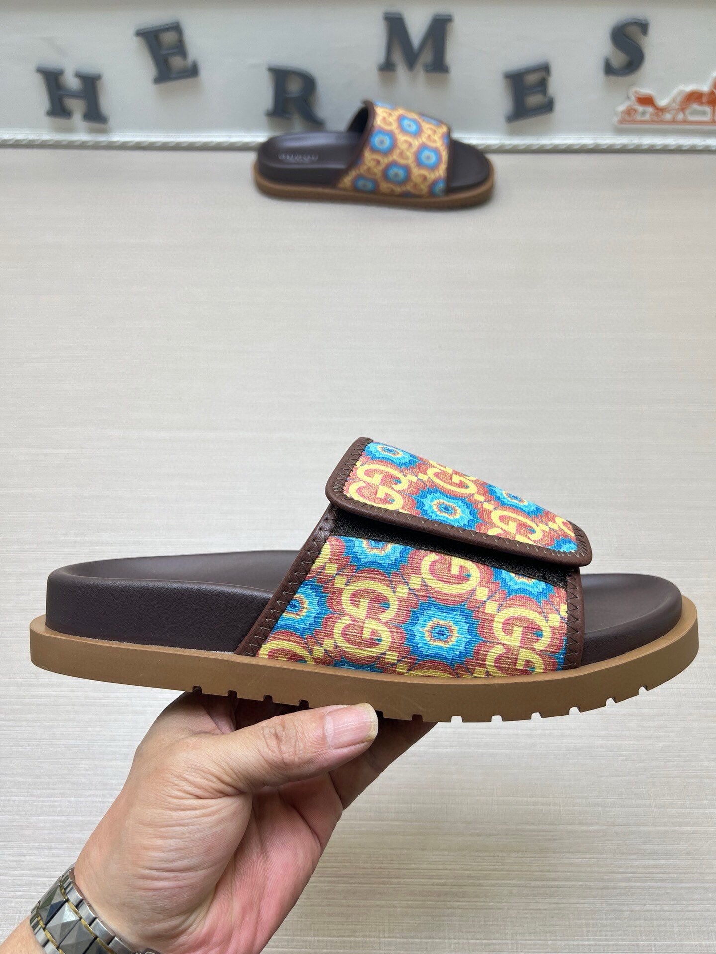 5WB240Z Popular Slippers