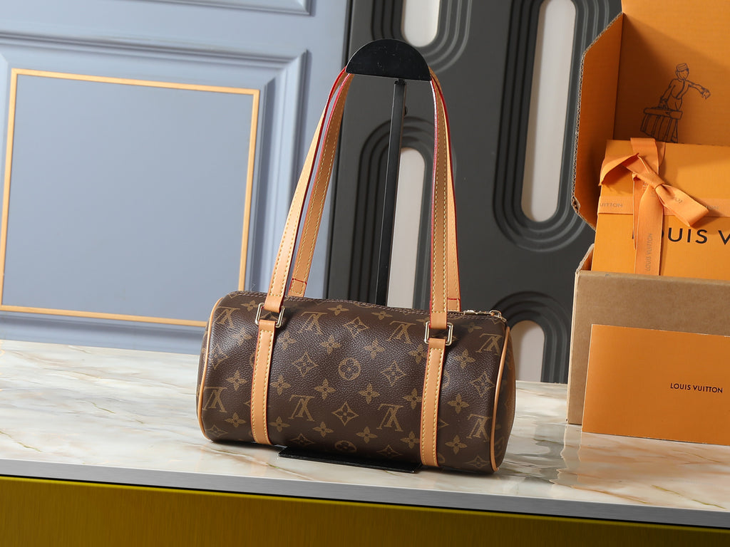156NE21B Popular leather bag