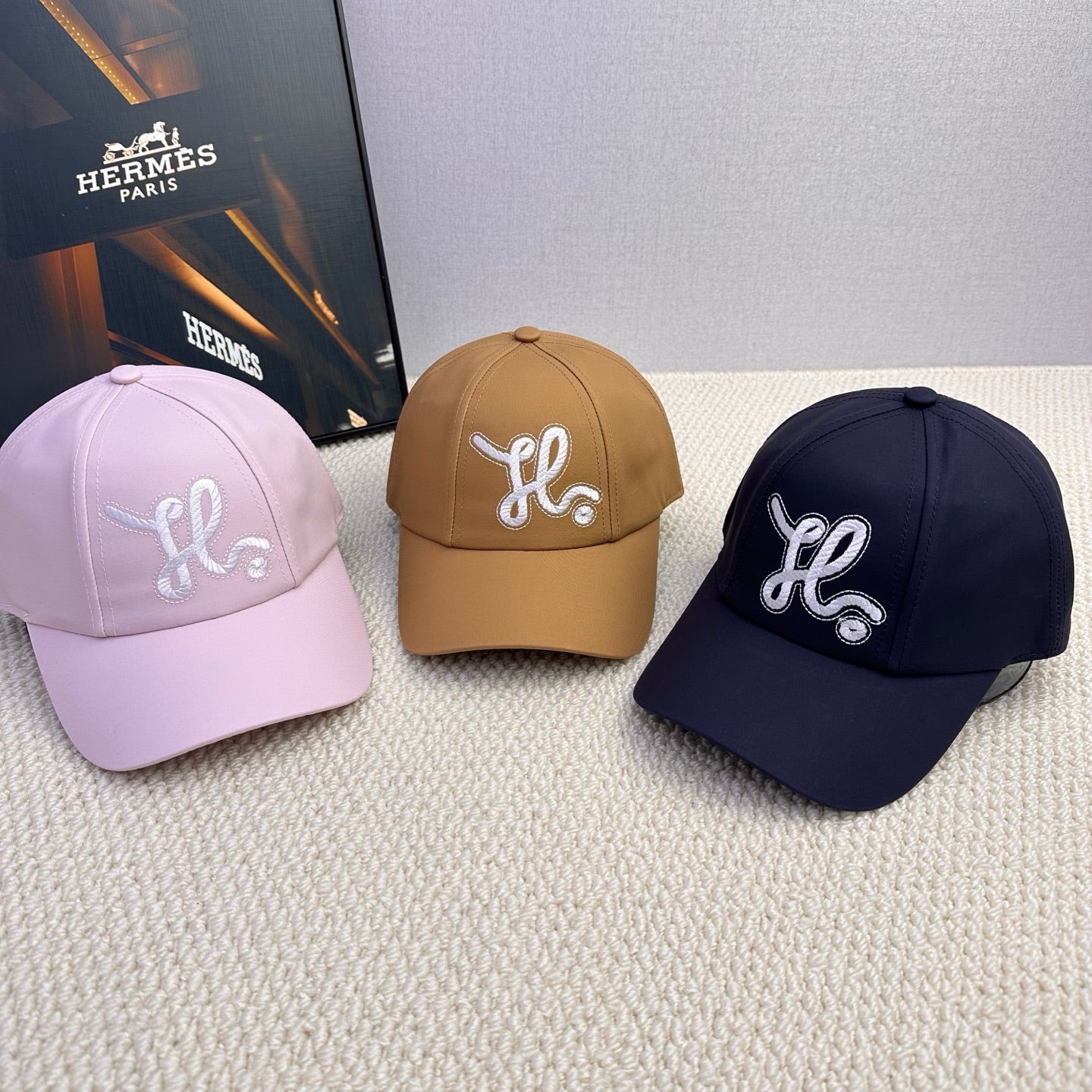 16XH17M Popular hats