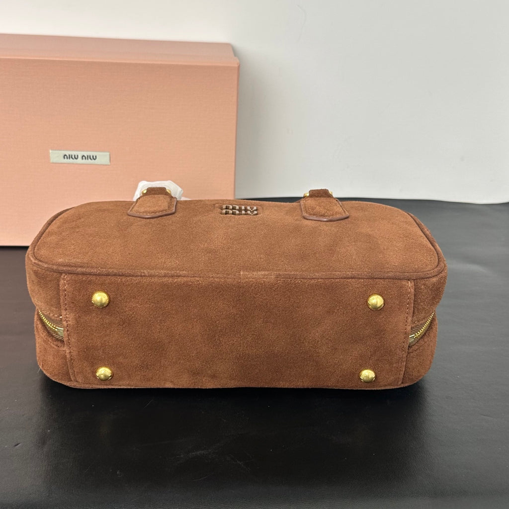 B1P46A153 Popular leather bags