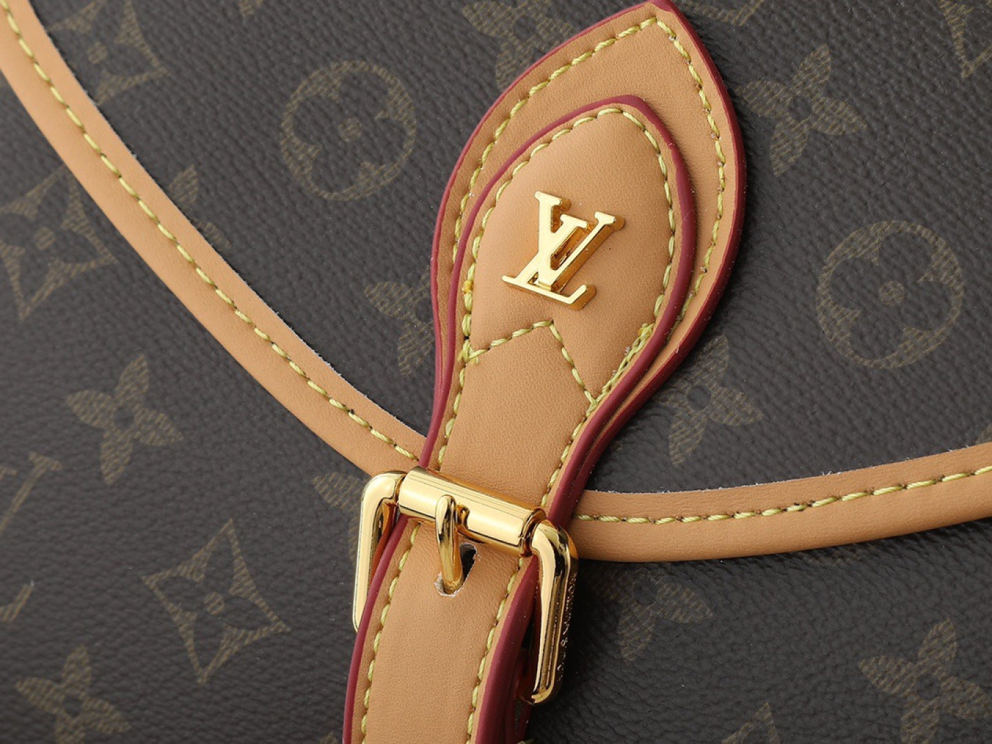 136PE76B Popular leather bag