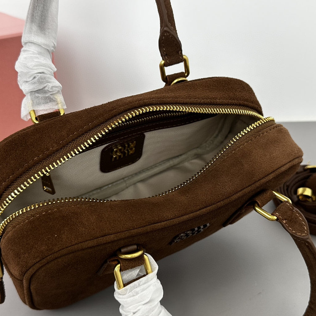 B1P46A149 Popular leather bags(22x10.5x7.5cm)