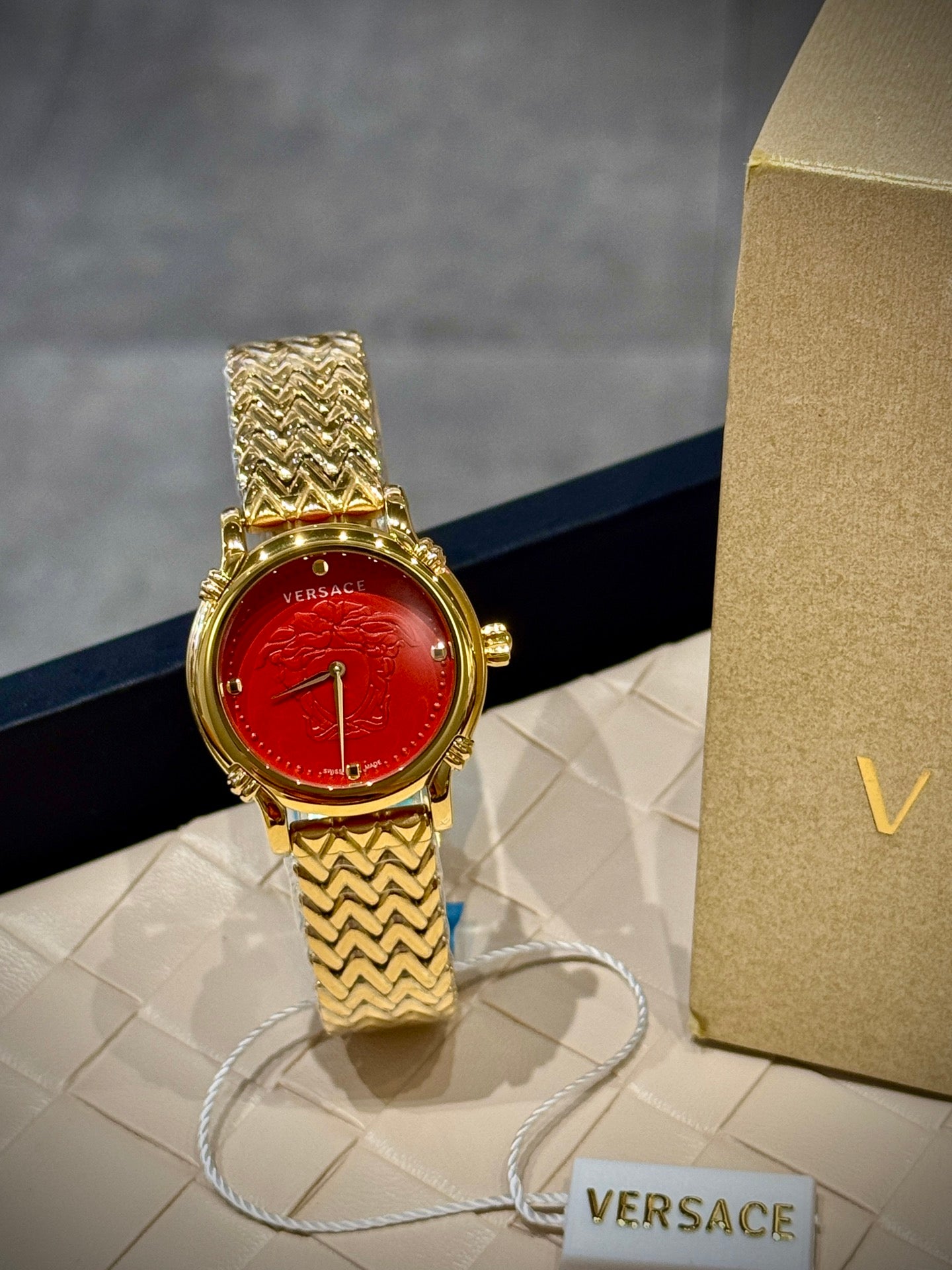 136RV78L Popular Watches