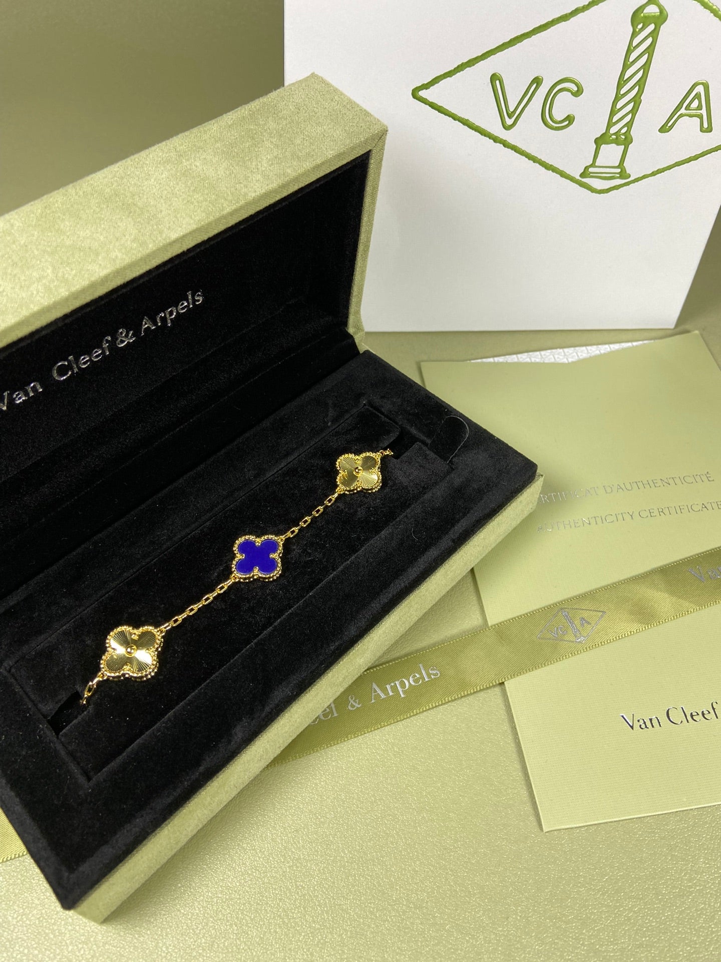5XVA181K  Popular bracelets  5 flowers normal size1.5cm flower