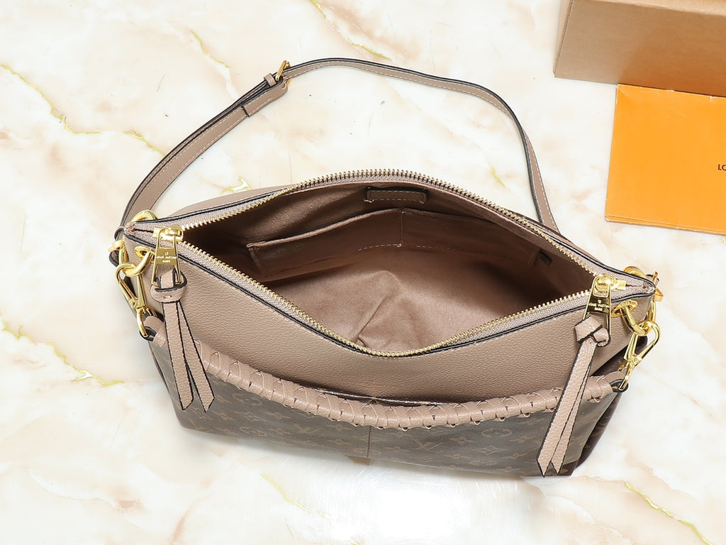 1WE115B Popular leather bag