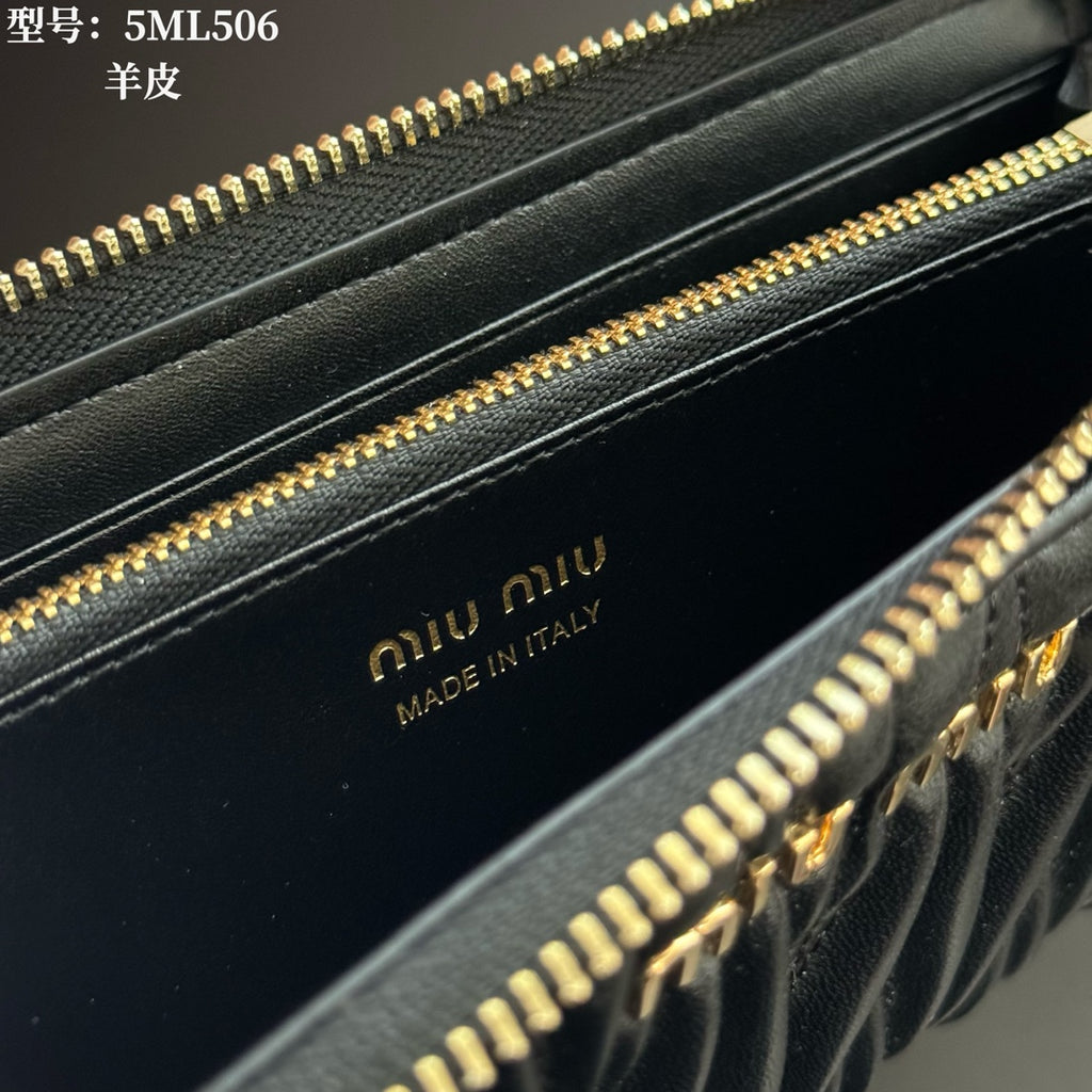 B1P46A123 Popular leather wallets