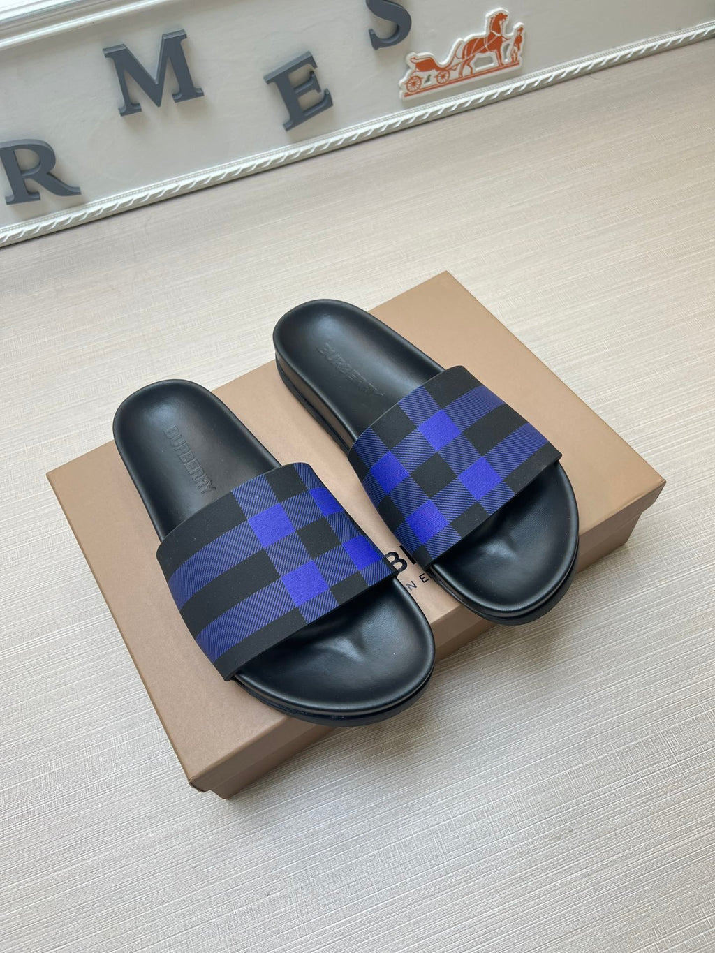 54R119Z Popular slippers