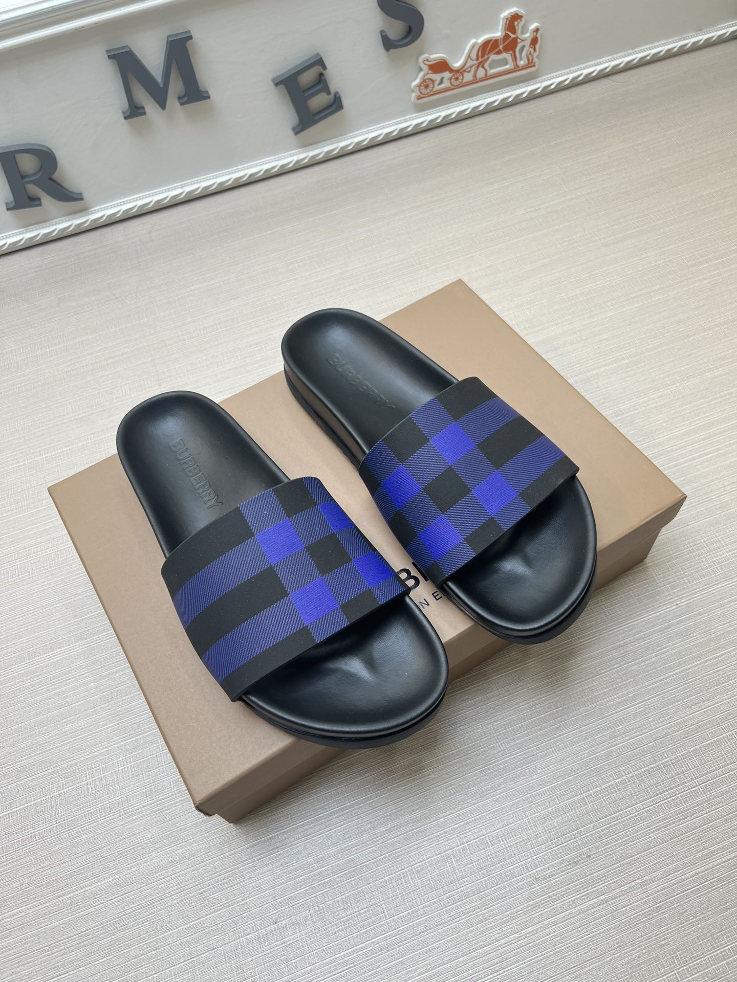 54R119Z Popular slippers
