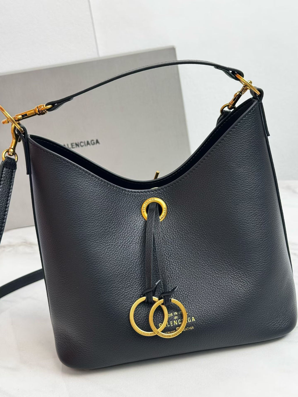 B1P46J144 Popular leather bags