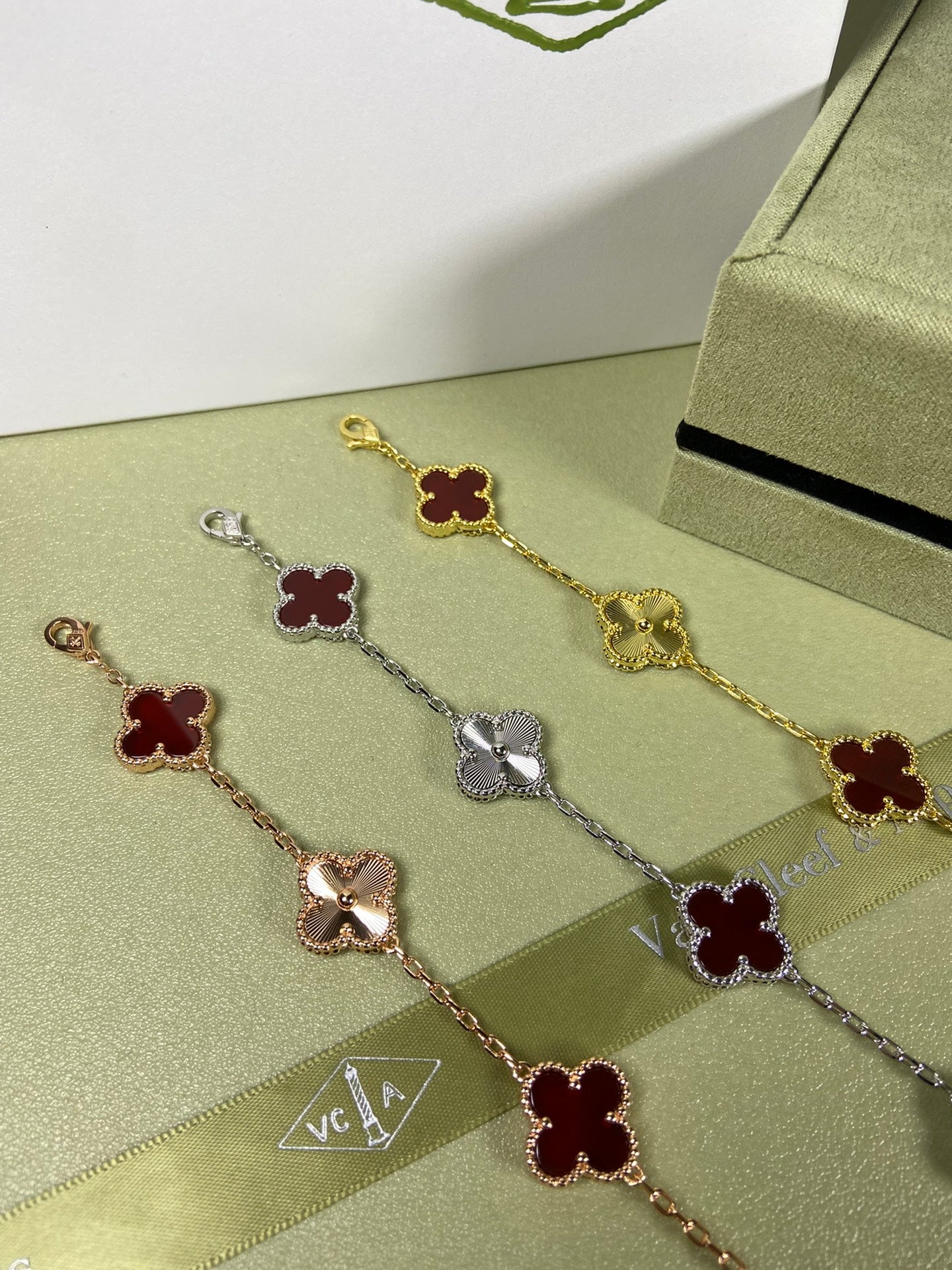 5XVA181K  Popular bracelets  5 flowers normal size1.5cm flower