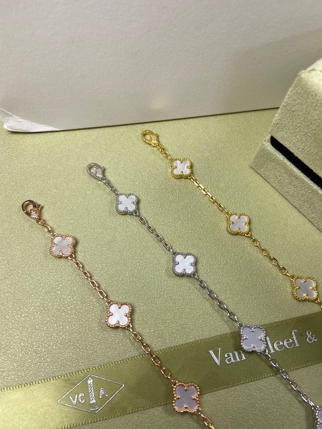 5XVA183K  Popular bracelets 6 flowers mini size 0.9cm flower