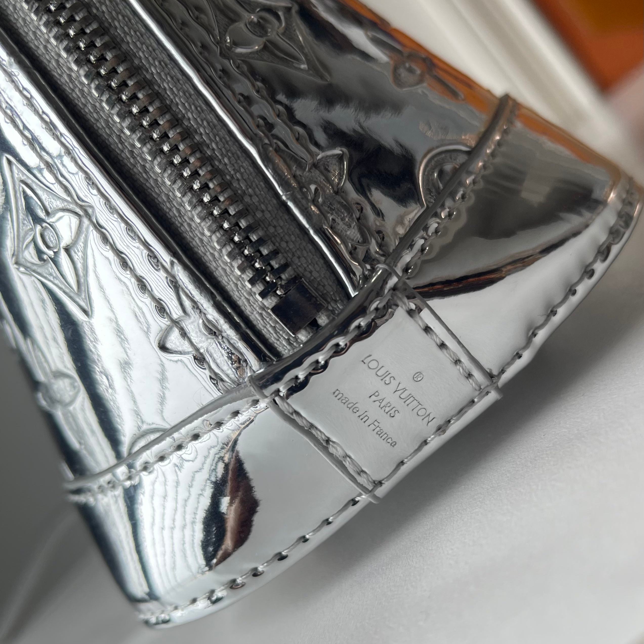 146PE86B Popular leather bag