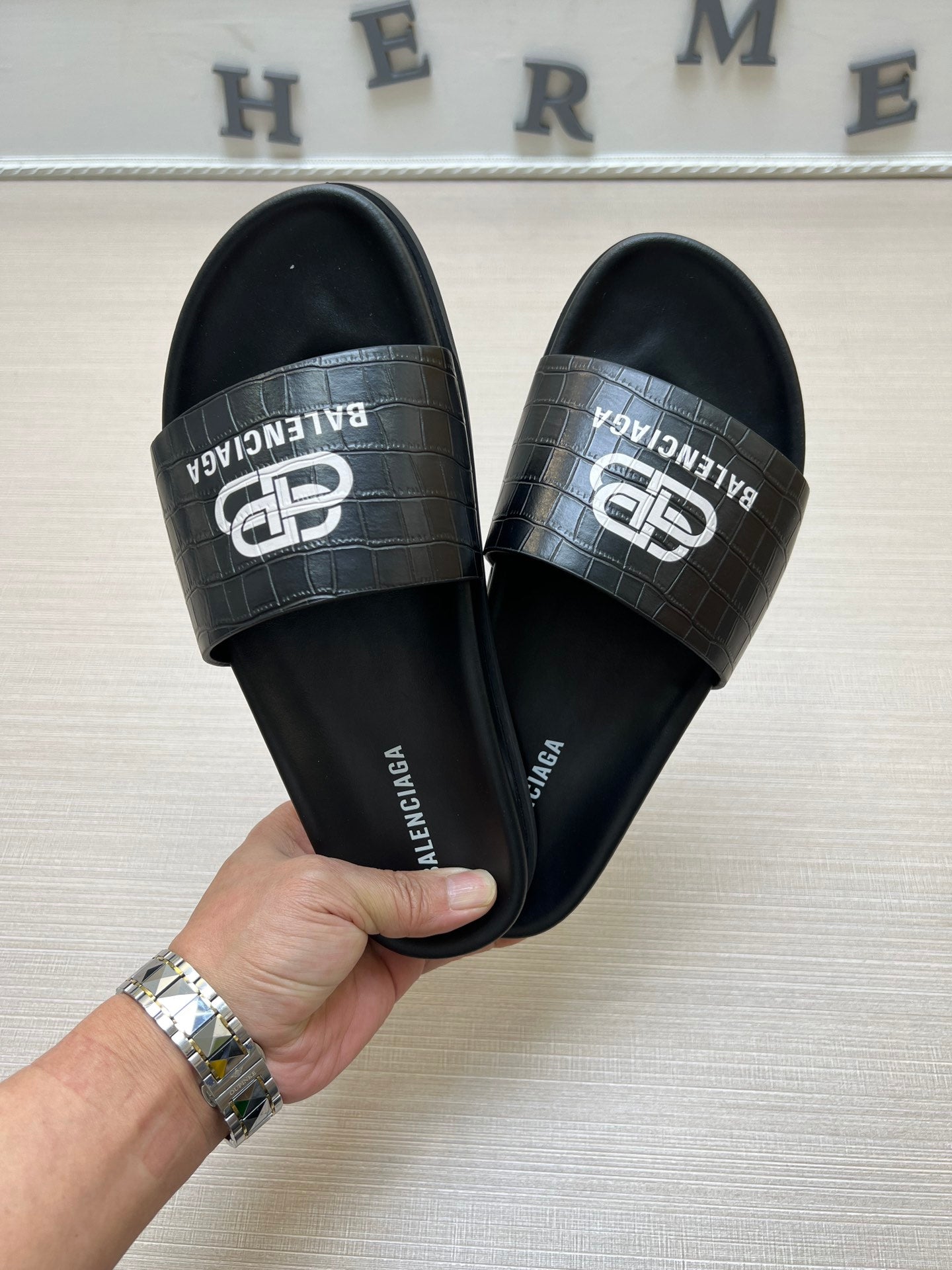 54J99Z Popular slippers