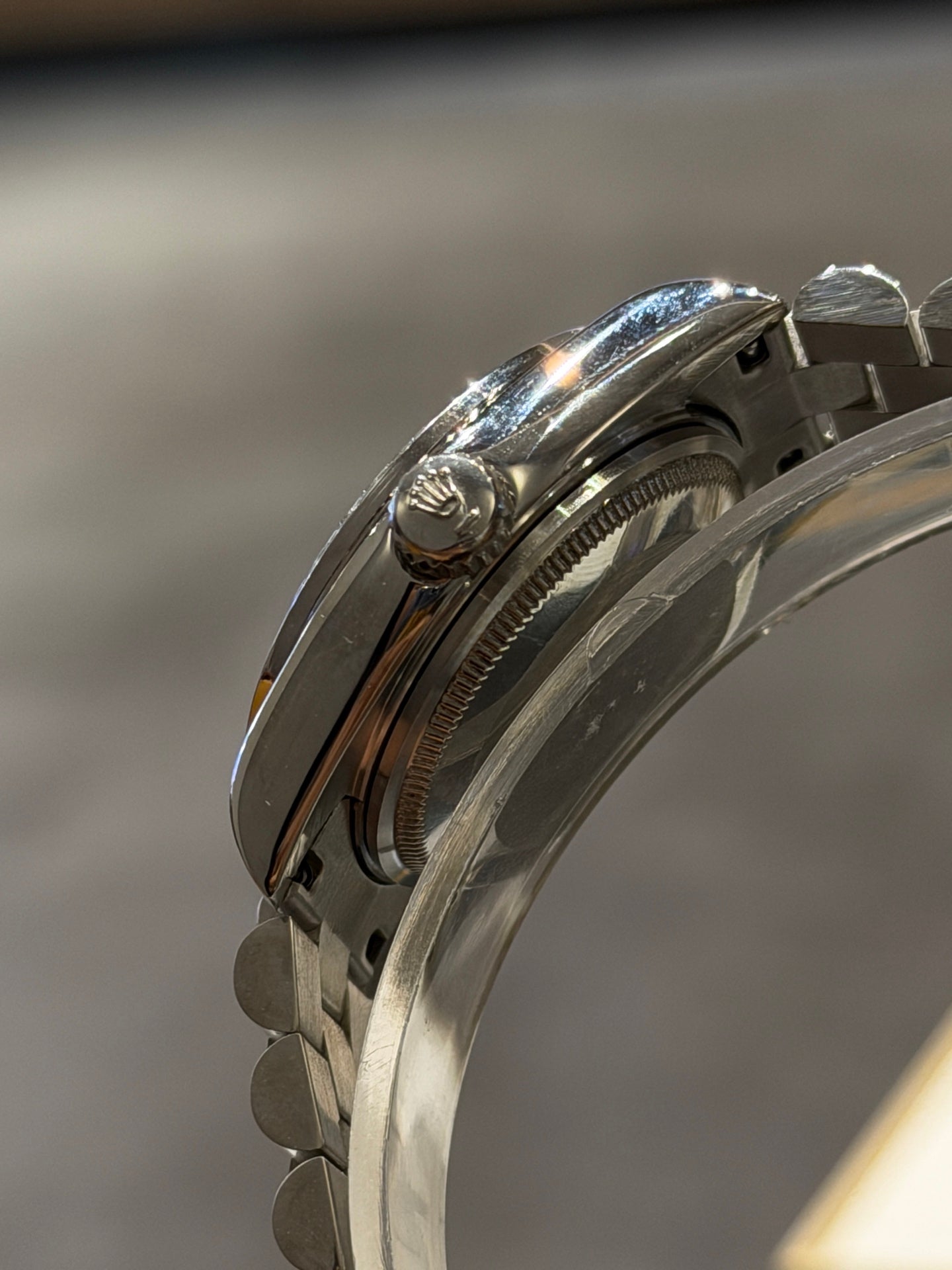 136RL24L Popular Watches
