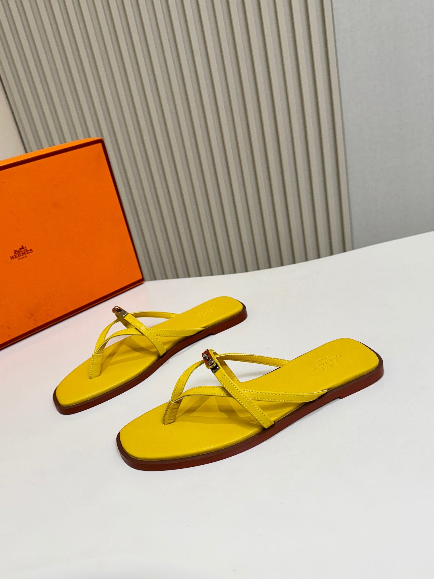 Z2X66H8 Popular high-quality leather Shoes