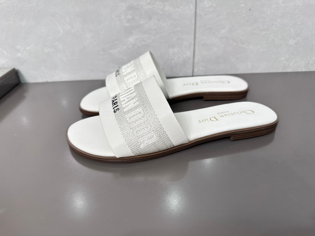 14D32Z Popular slippers