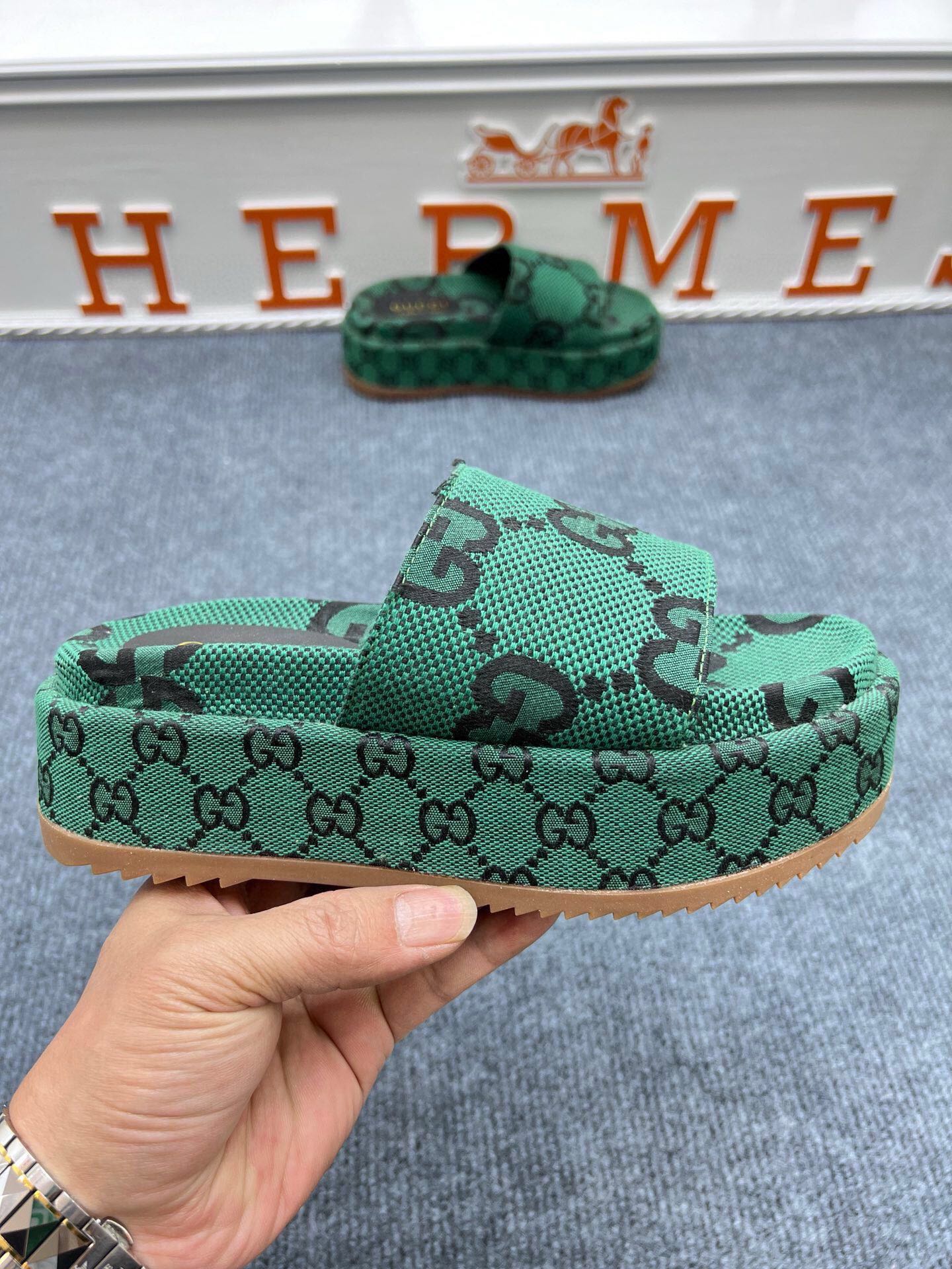 54B122Z Popular slippers  Sole thickness 5.5cm