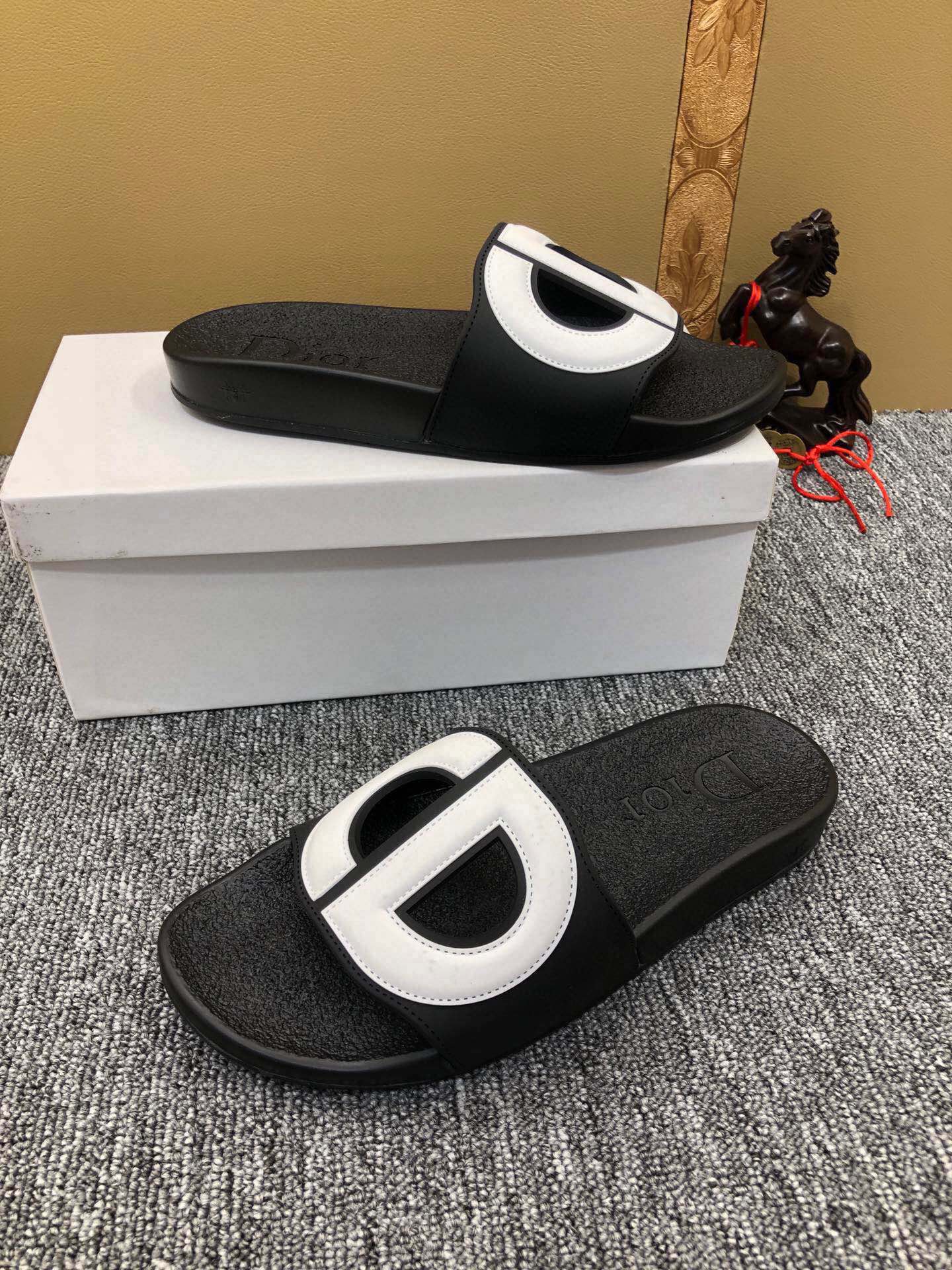 5LD216Z Popular Slippers