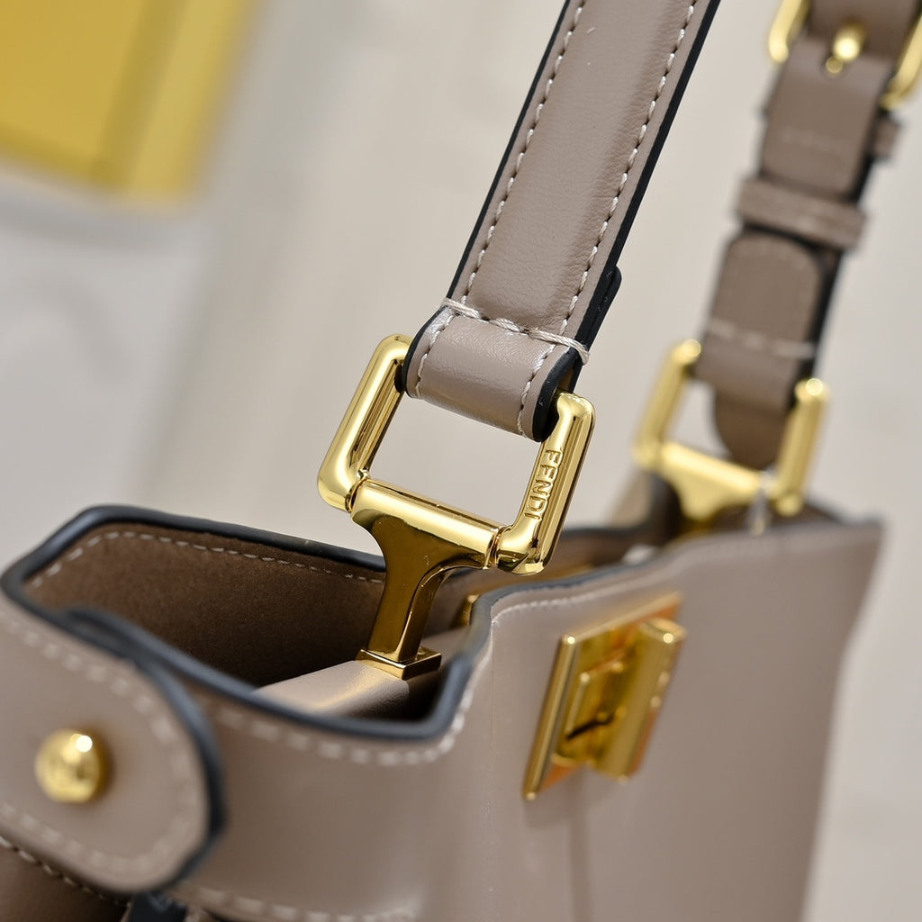 136PF98B Popular leather bag
