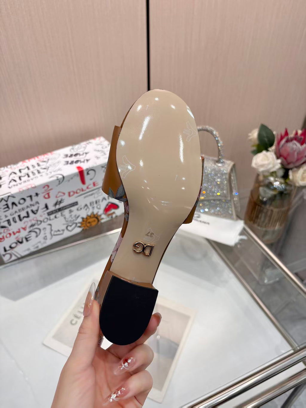 Z2X66A43 Popular high-quality leather slippers
