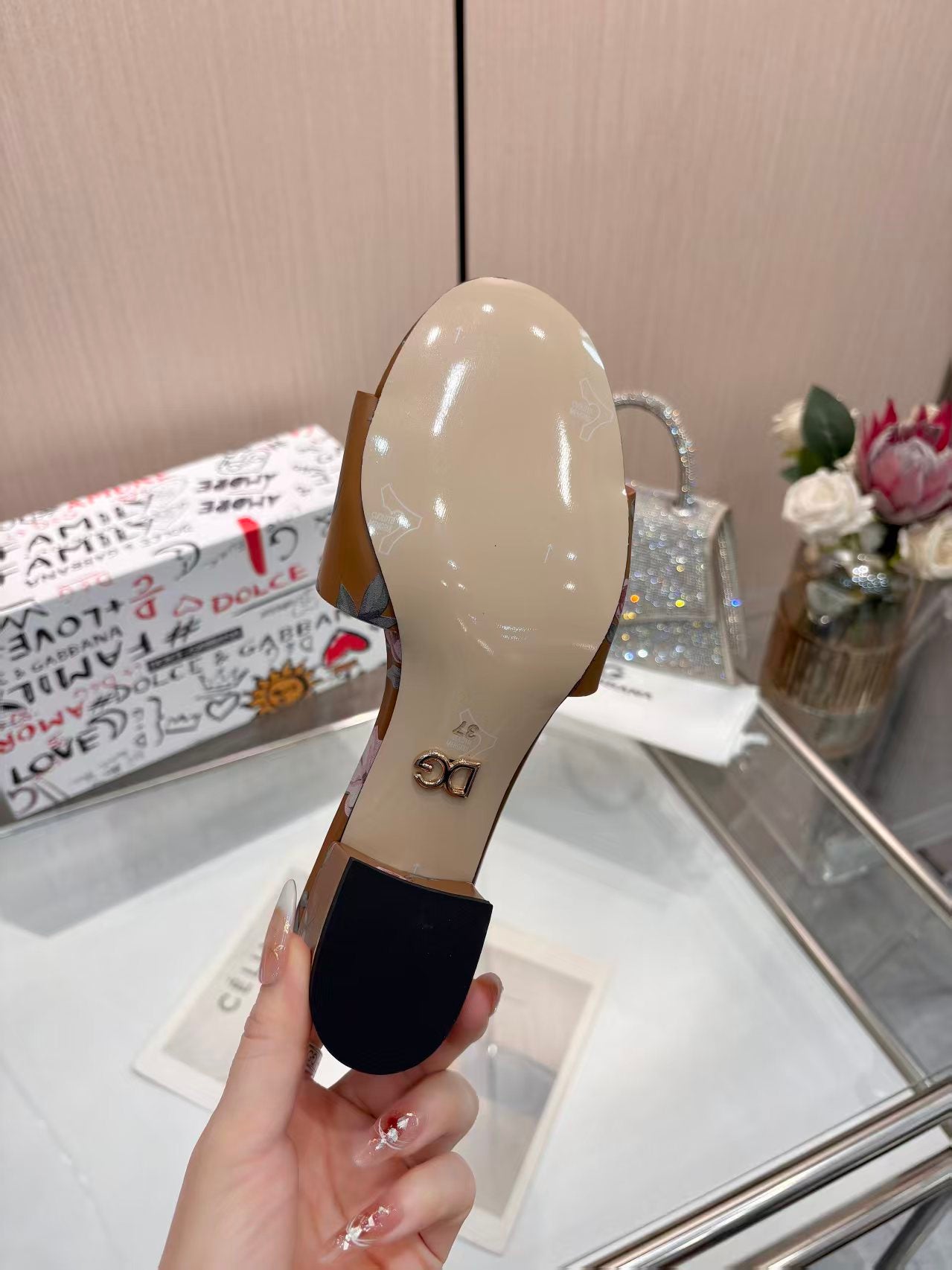 Z2X66A43 Popular high-quality leather slippers