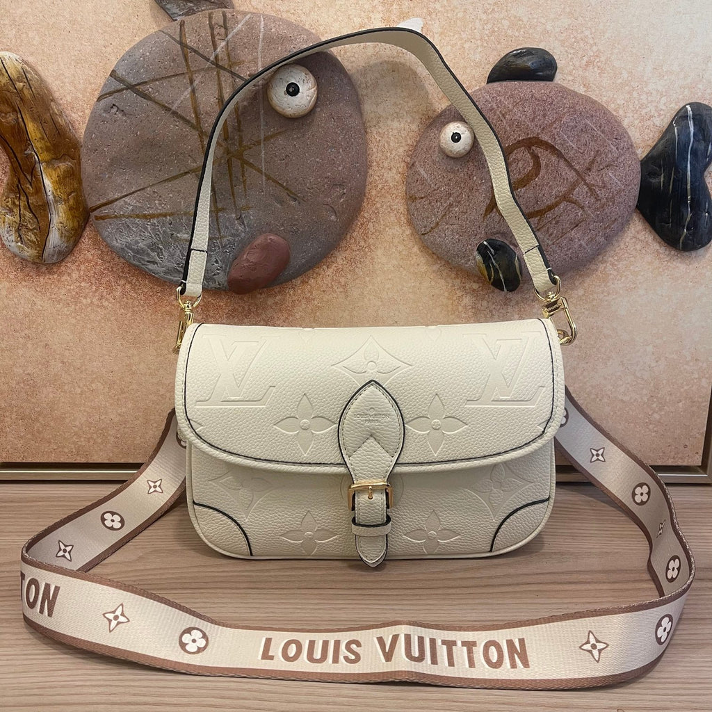 2XE028B Popular leather bag 