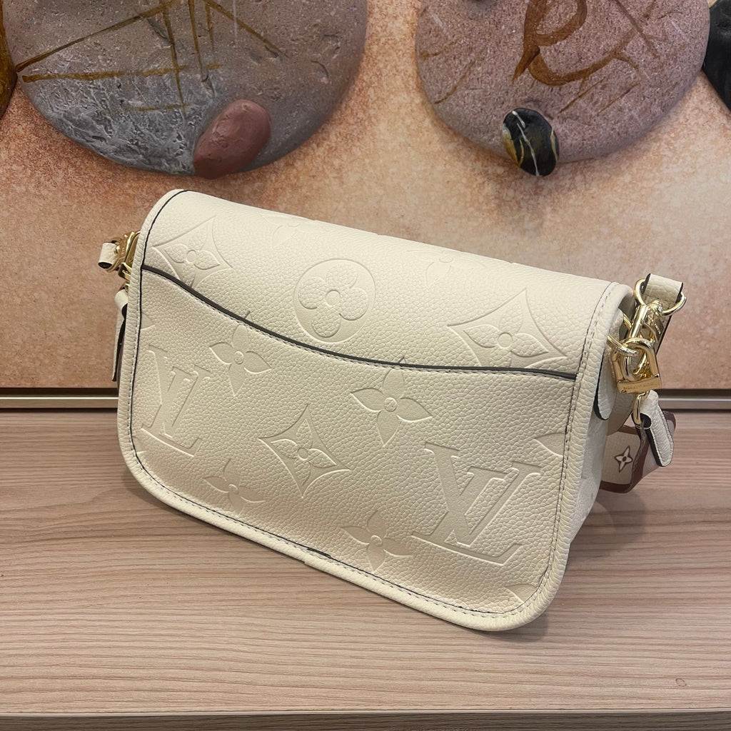 2XE028B Popular leather bag 