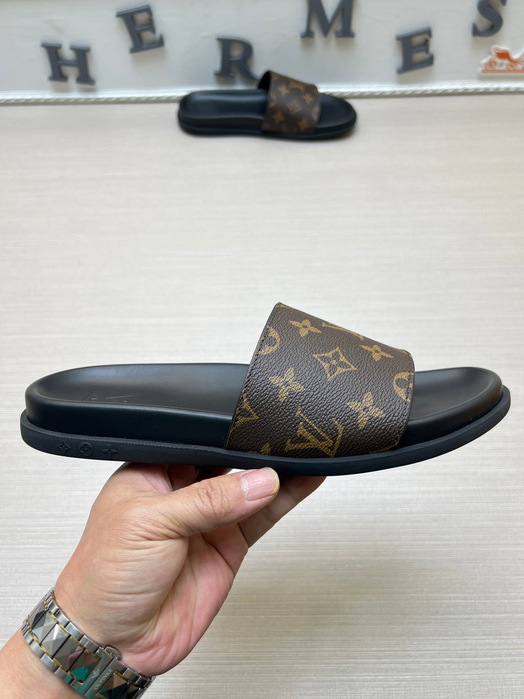54E57Z Popular slippers