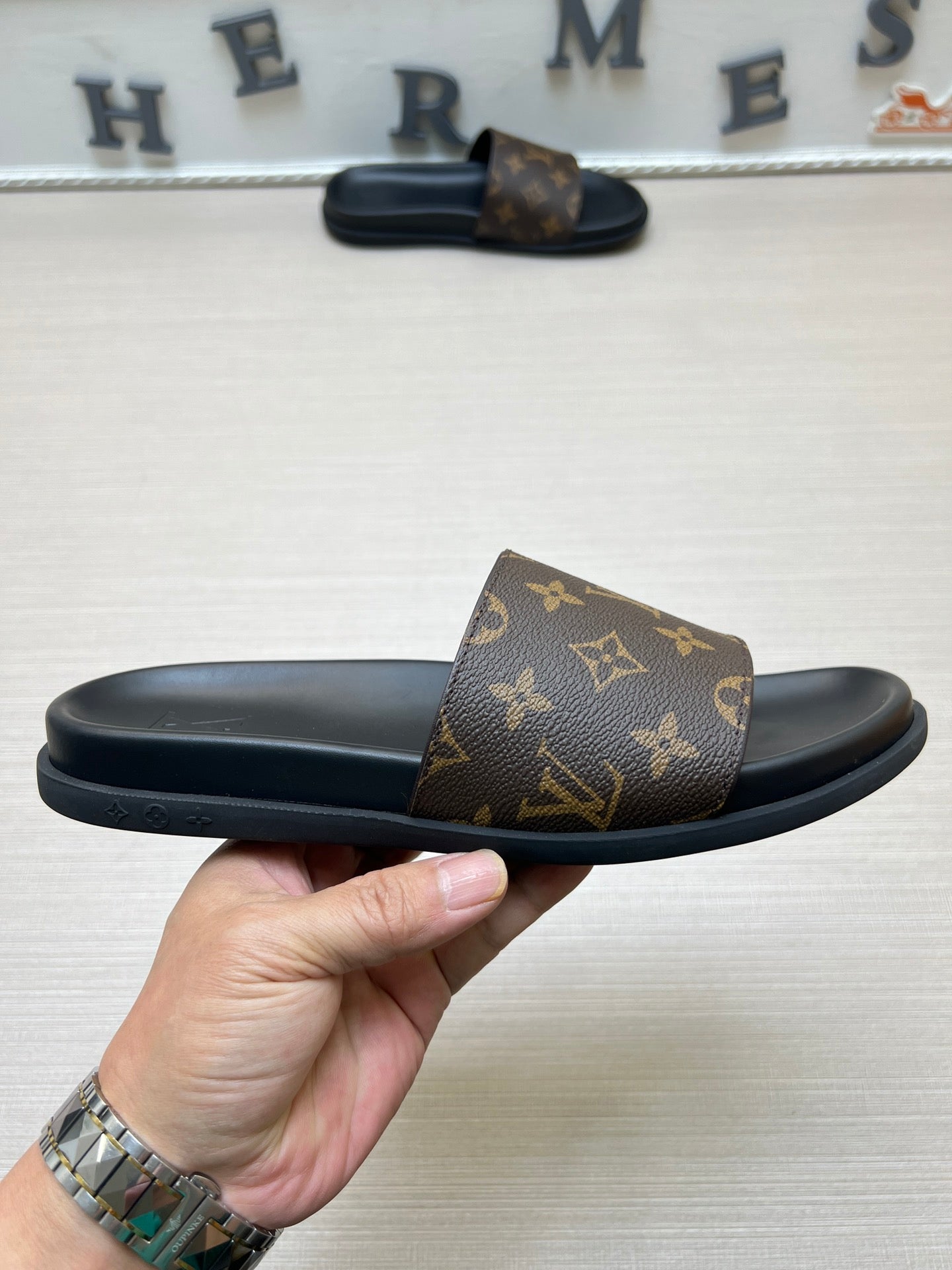 54E57Z Popular slippers