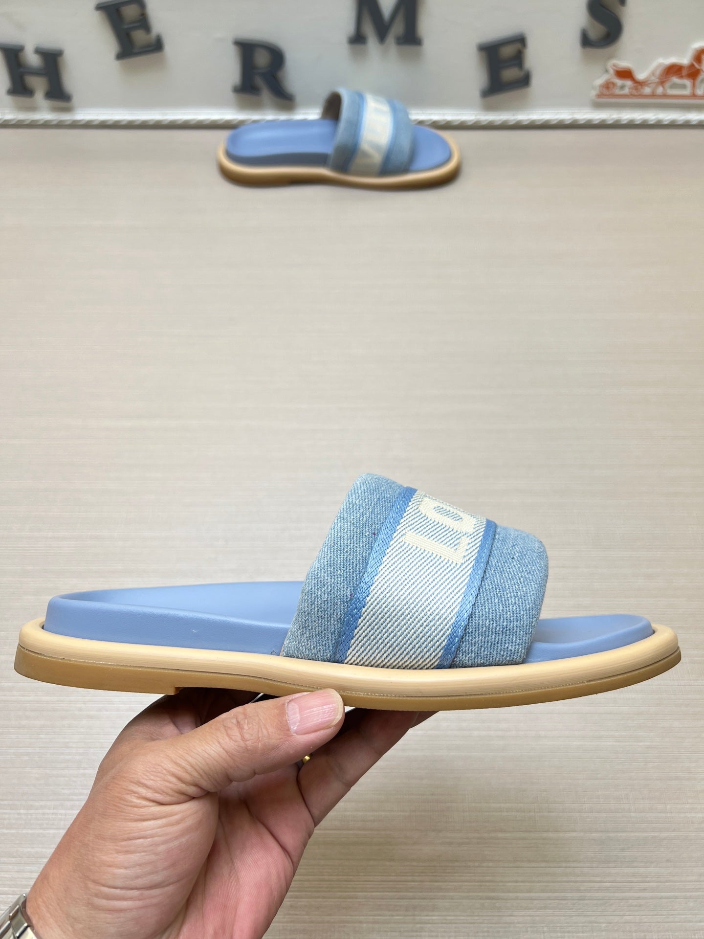 535ZE300Z Popular Slippers
