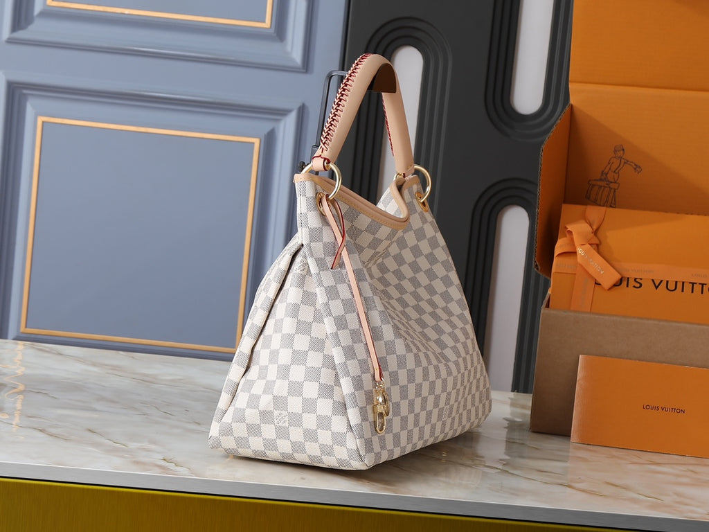 146PE66B Popular leather bag