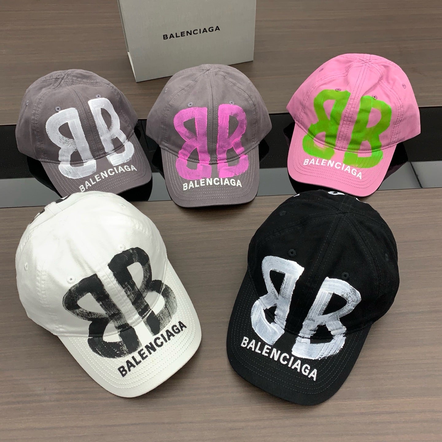 135ZJ530M Popular hats