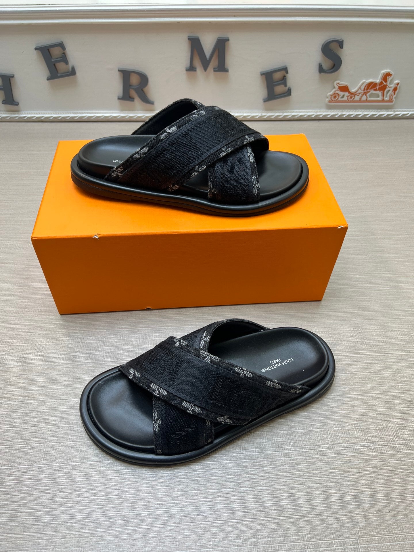 535ZE273Z Popular Slippers