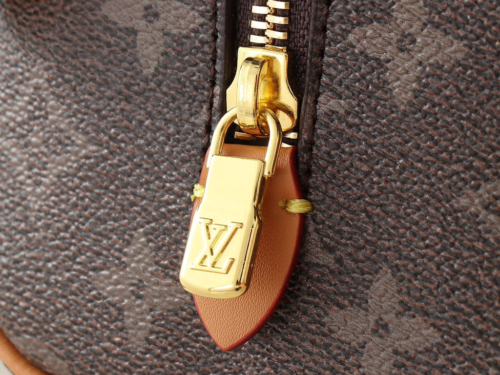 15RE69B  Popular   leather bag