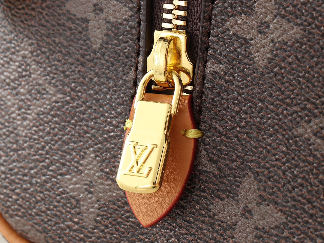 15RE69B  Popular   leather bag