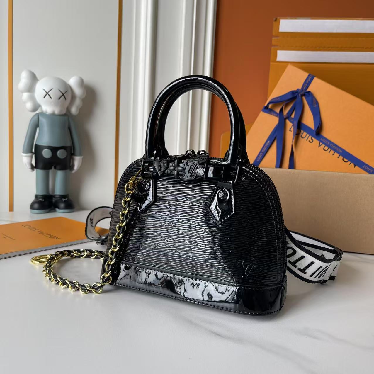 146PE95B Popular leather bag