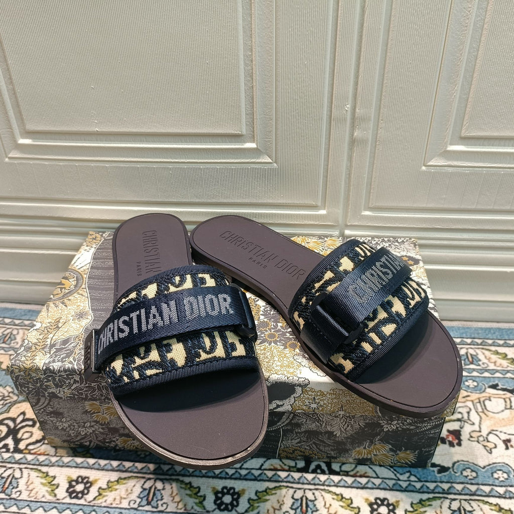 14D20Z Popular Slippers