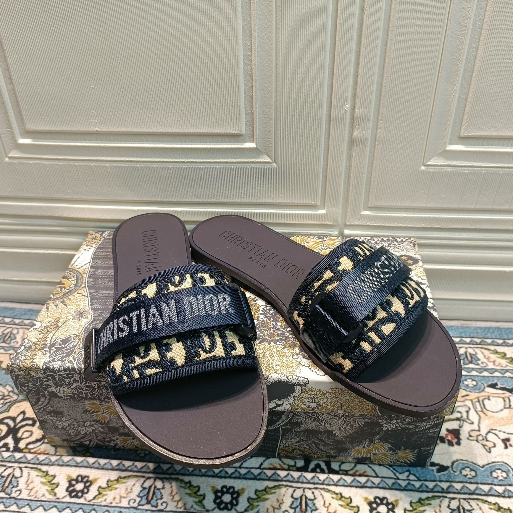 14D20Z Popular Slippers