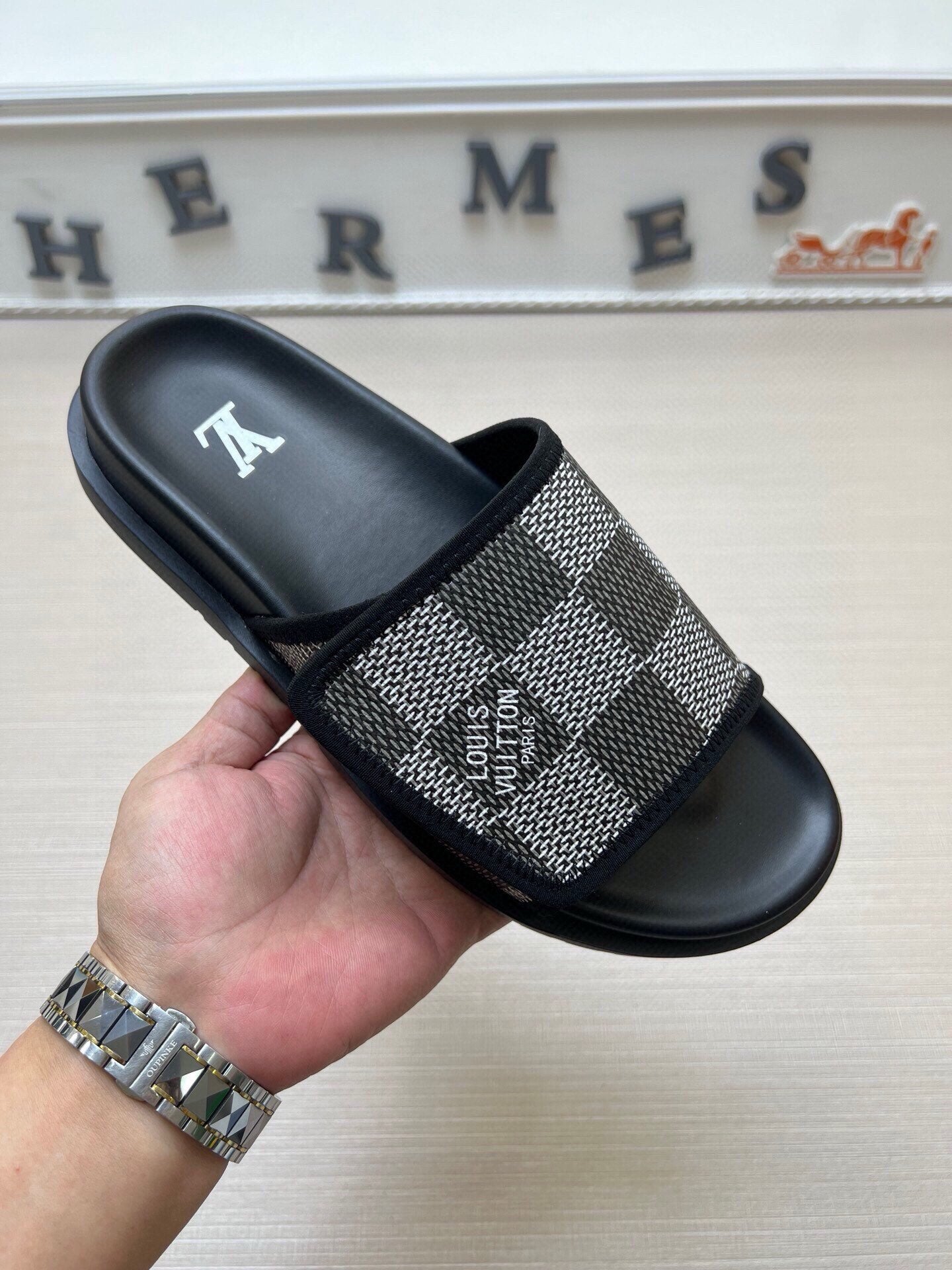 5LE208Z Popular Slippers
