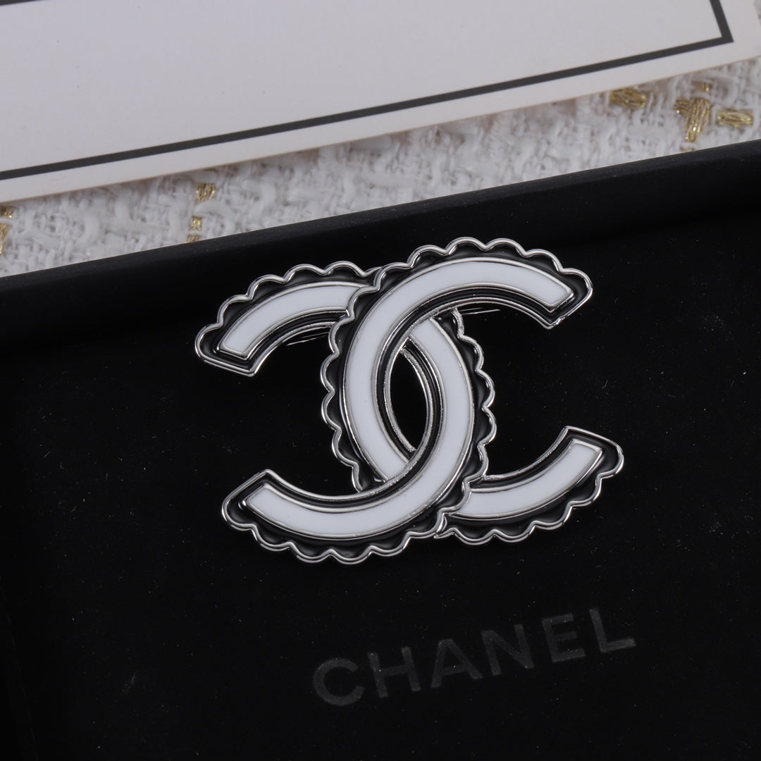 136NC37X Popular  Brooch