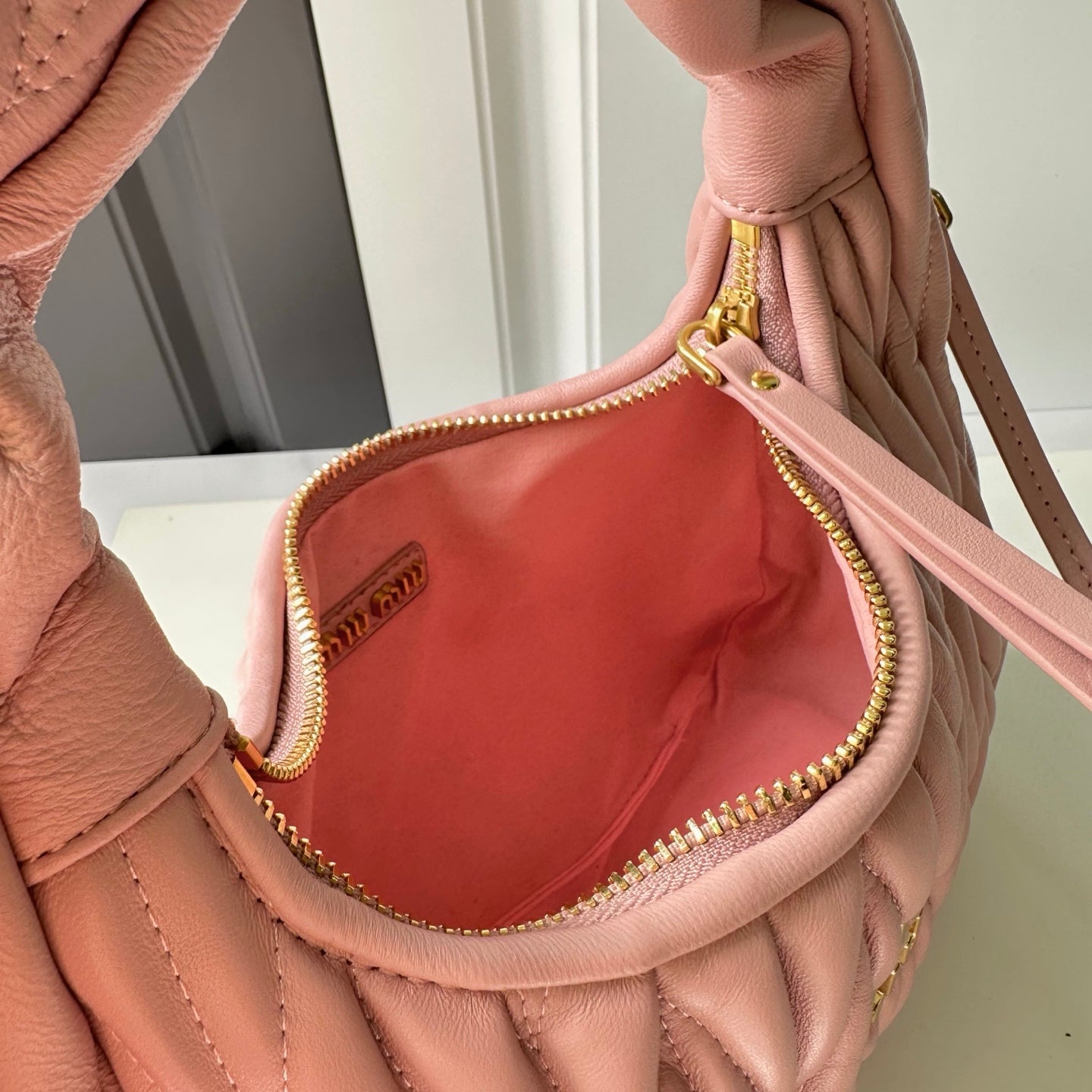 B1P46A122 Popular leather bag（29x24x10cm）
