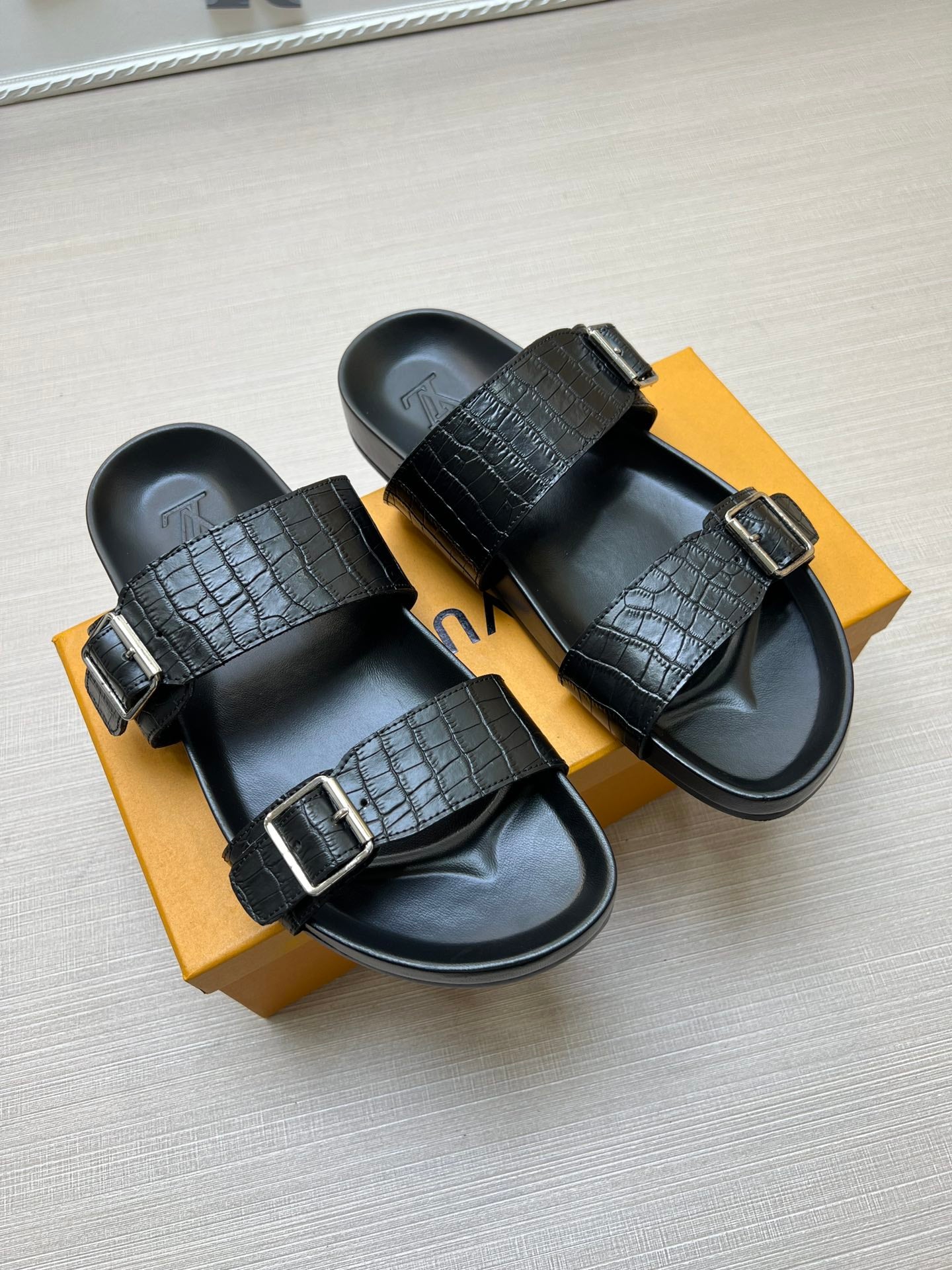 54E87Z Popular slippers