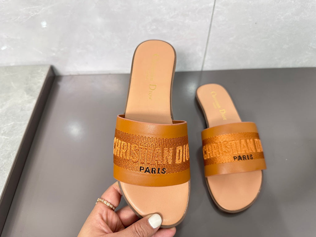 14D32Z Popular slippers