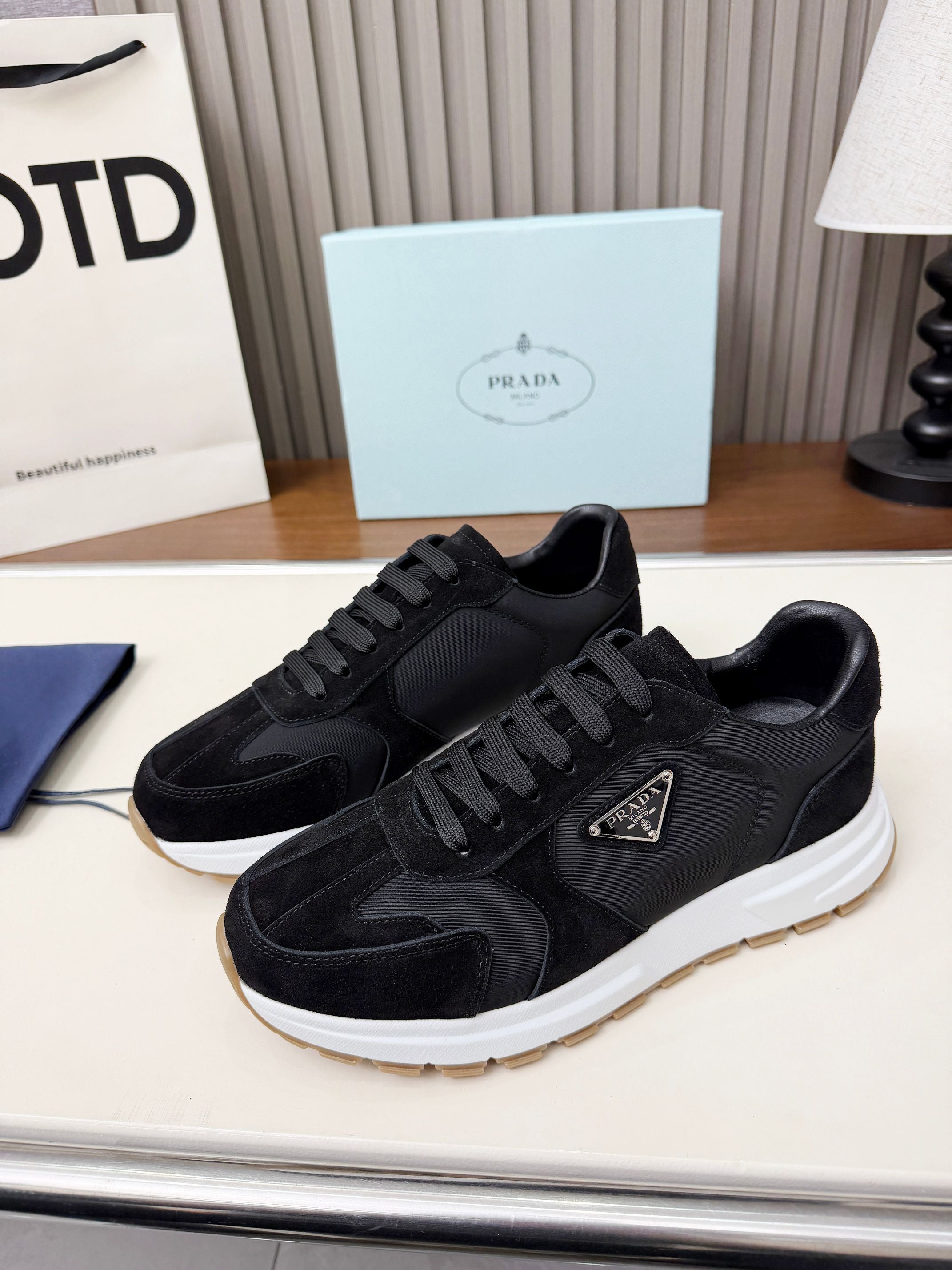Z2P36P61 Popular high-quality leather Shoes
